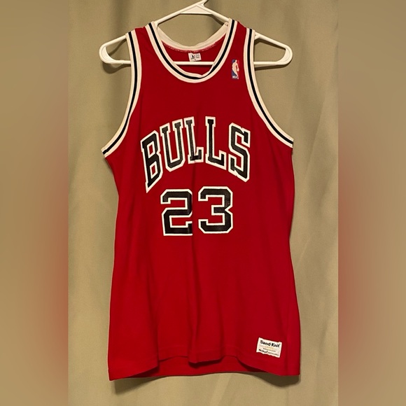 Vintage Michael Jordan Chicago Bulls #23 Sand-Knit Jersey Red sizeL Used